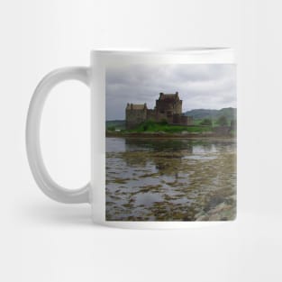 Eilean Donan Castle, Dornie, Scotland Mug